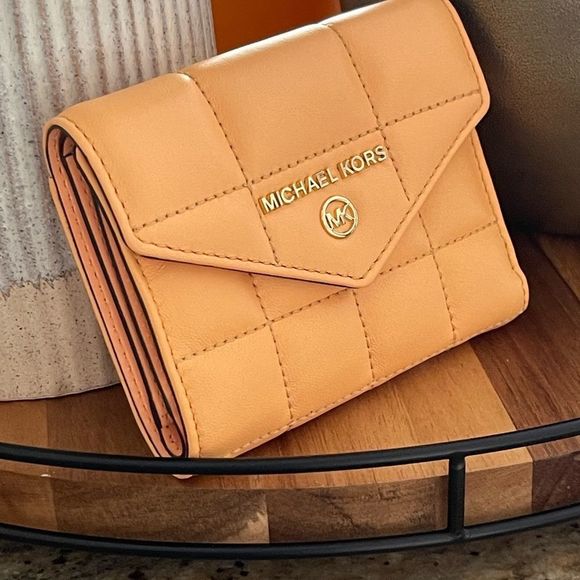 New Mk 👑 medium trifold wallet - Picture 3 of 7